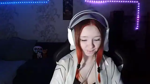 PansyBorriello online show from 09.10.25