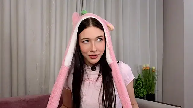 Snapshot of EviaRabasca chatting on 02.13.26 EviaRabasca online show from 02.13.26