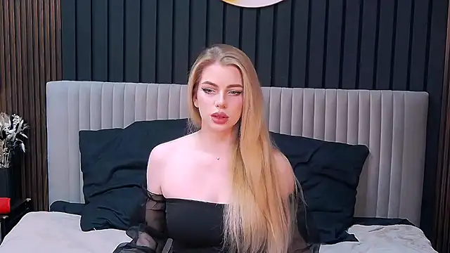 Snapshot of MilanaCeleste chatting on 11.22.25 MilanaCeleste online show from 11.22.25