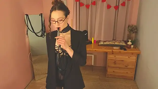 Snapshot of laracroftmansion chatting on 02.19.26 laracroftmansion online show from 02.19.26