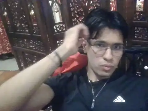 Snapshot of fizzy_biceps chatting on 10.27.25 fizzy biceps online show from 10.27.25