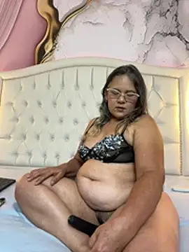 Snapshot of Lucy_Milf_474 chatting on 06.16.26 Lucy Milf 474 online show from 06.16.26