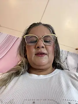 Snapshot of Lucy_Milf_474 chatting on 06.20.26 Lucy Milf 474 online show from 06.20.26