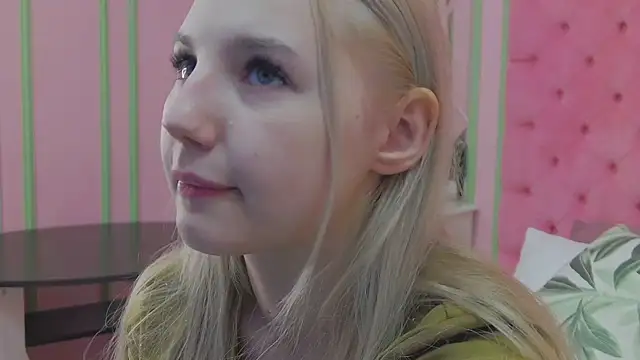 Sky Cutie online show from 06.15.26