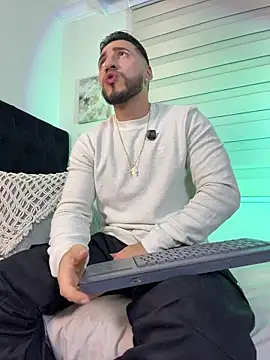 Thiago Hill online show from 02.11.26