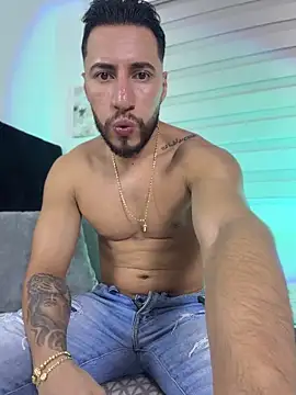 Snapshot of Thiago_Hill chatting on 06.14.26 Thiago Hill online show from 06.14.26
