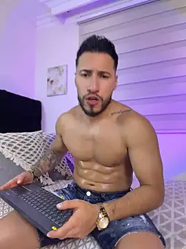 Snapshot of Thiago_Hill chatting on 06.21.26 Thiago Hill online show from 06.21.26