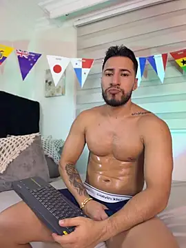 Snapshot of Thiago_Hill chatting on 07.05.26 Thiago Hill online show from 07.05.26