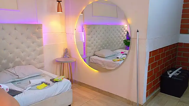 Snapshot of CathMellow chatting on 02.01.26 CathMellow online show from 02.01.26