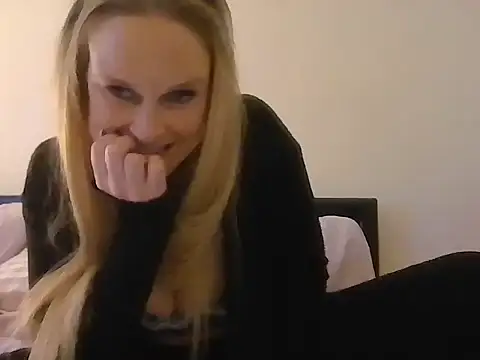 Snapshot of imyourgoodgirl69 chatting on 09.17.25 imyourgoodgirl69 online show from 09.17.25