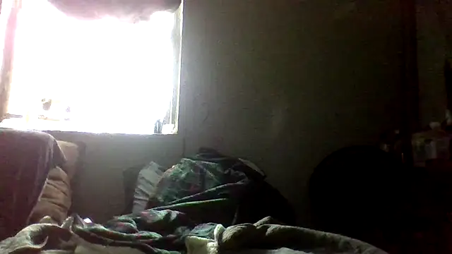 Snapshot of Tishrella6 chatting on 12.01.25 Tishrella6 online show from 12.01.25