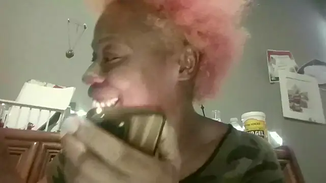 Snapshot of Tishrella6 chatting on 02.14.26 Tishrella6 online show from 02.14.26