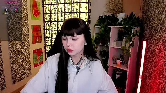 Snapshot of Morana_Batt chatting on 09.18.25 Morana Batt online show from 09.18.25