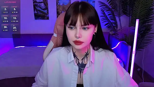 Snapshot of Morana_Batt chatting on 10.17.25 Morana Batt online show from 10.17.25