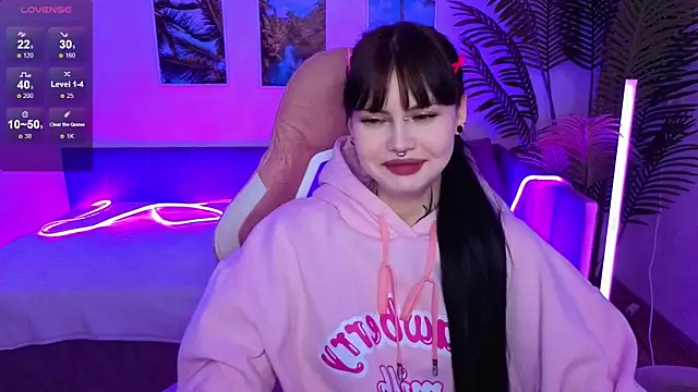 Snapshot of Morana_Batt chatting on 10.18.25 Morana Batt online show from 10.18.25