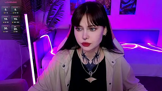 Snapshot of Morana_Batt chatting on 10.20.25 Morana Batt online show from 10.20.25