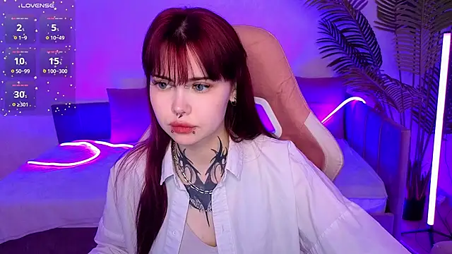 Snapshot of Morana_Batt chatting on 11.18.25 Morana Batt online show from 11.18.25