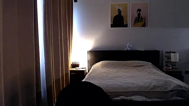 Snapshot of VivianCoke chatting on 10.24.25 VivianCoke online show from 10.24.25