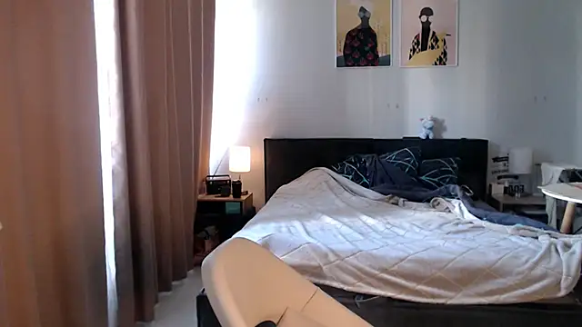 Snapshot of VivianCoke chatting on 06.19.26 VivianCoke online show from 06.19.26