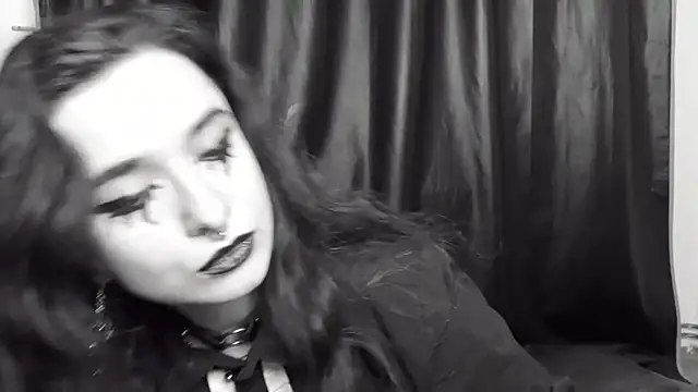 Snapshot of dreamin_blaze chatting on 11.28.25 dreamin blaze online show from 11.28.25