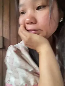 Snapshot of Ngoc-bbi chatting on 06.25.26 Ngoc-bbi online show from 06.25.26