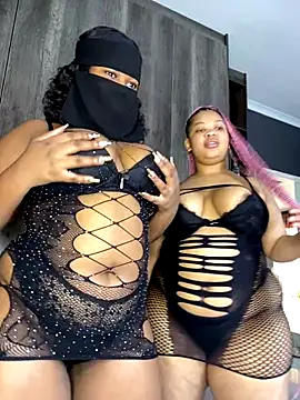 Snapshot of Ebony_Warlock_ chatting on 12.19.25 Ebony Warlock online show from 12.19.25