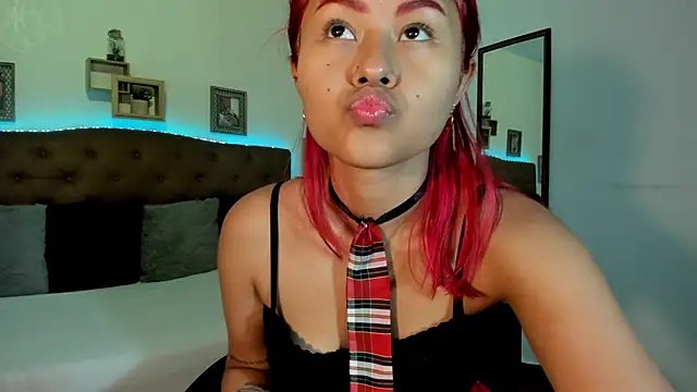 Snapshot of MAYASMITH__ chatting on 06.06.26 MAYASMITH online show from 06.06.26