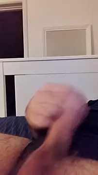 Snapshot of NewJoiner chatting on 09.15.25 NewJoiner online show from 09.15.25