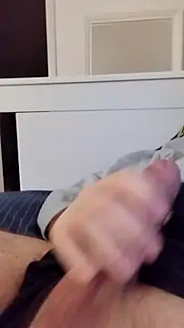 Snapshot of NewJoiner chatting on 10.10.25 NewJoiner online show from 10.10.25