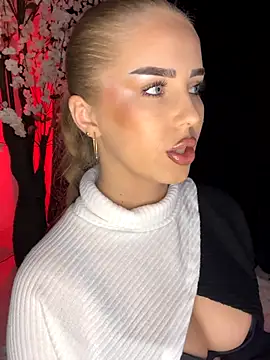 AubrieleRouj1 online show from 12.22.25