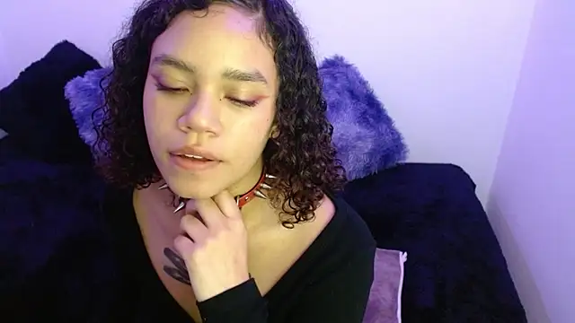 Canela s1 online show from 11.21.25