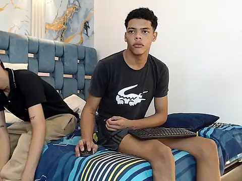 PRETTY FEM online show from 12.21.25