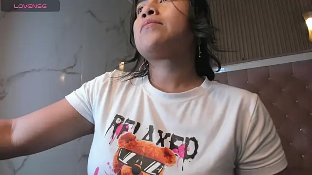 Snapshot of Victoria_b_ chatting on 10.18.25 Victoria b online show from 10.18.25