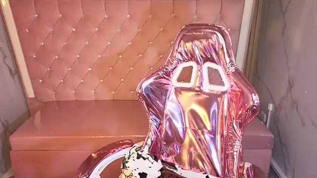 Victoria b  online show from 11.01.25