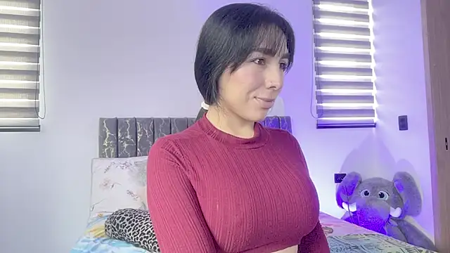 Snapshot of greciadom555 chatting on 09.23.25 greciadom555 online show from 09.23.25