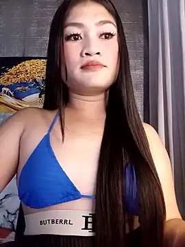 Snapshot of Naughtyalina2 chatting on 12.17.25 Naughtyalina2 online show from 12.17.25