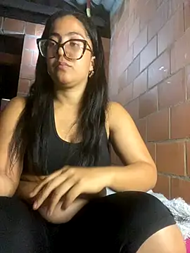 Snapshot of Jessyivonne chatting on 09.19.25 Jessyivonne online show from 09.19.25