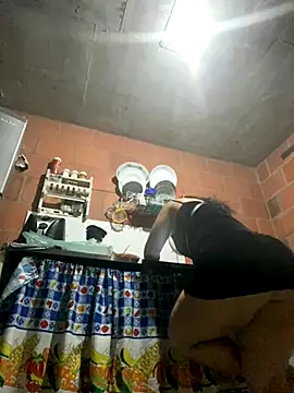 Snapshot of Jessyivonne chatting on 10.02.25 Jessyivonne online show from 10.02.25