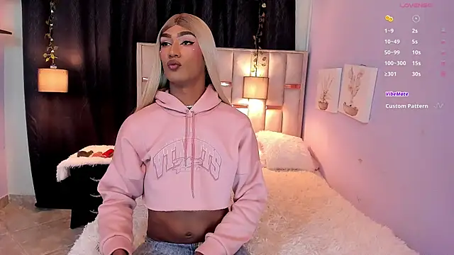 Snapshot of melody-rouss chatting on 12.14.25 melody-rouss online show from 12.14.25