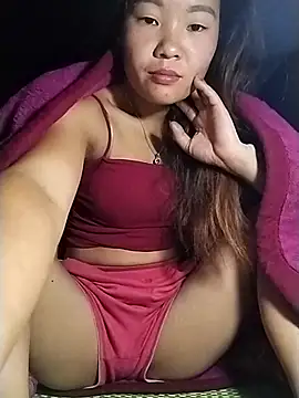 lylylove online show from 10.30.25