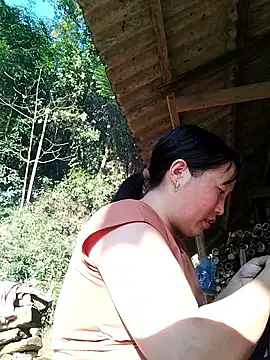 Snapshot of miss-su chatting on 02.21.26 miss-su online show from 02.21.26