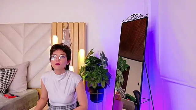 Zafiro Gem  online show from 09.12.25