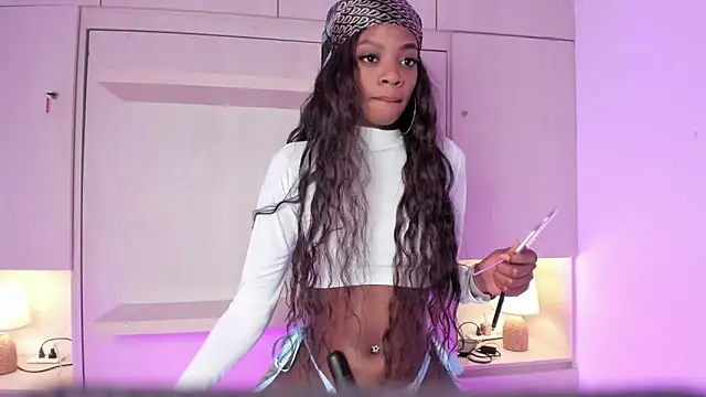 Stefannyevans  online show from 03.13.26