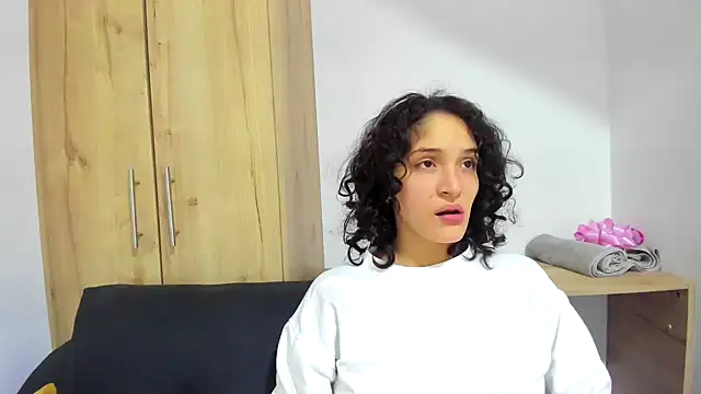 Snapshot of TeensNews18 chatting on 09.13.25 TeensNews18 online show from 09.13.25