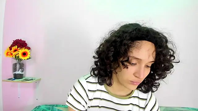 Snapshot of TeensNews18 chatting on 09.22.25 TeensNews18 online show from 09.22.25