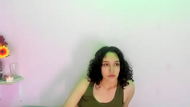 Snapshot of TeensNews18 chatting on 09.28.25 TeensNews18 online show from 09.28.25