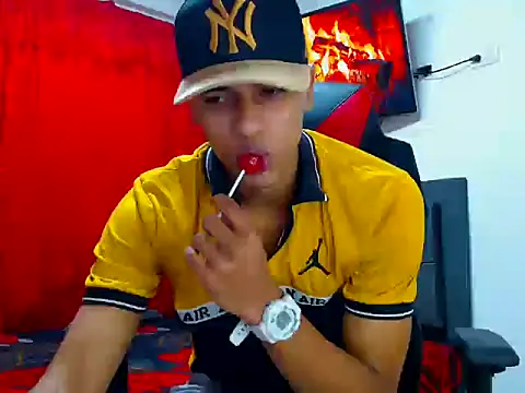 Snapshot of cristian_tayron1 chatting on 06.21.26 cristian tayron1 online show from 06.21.26