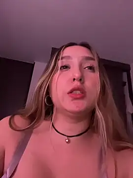 Snapshot of MoraInFire chatting on 03.20.26 MoraInFire online show from 03.20.26