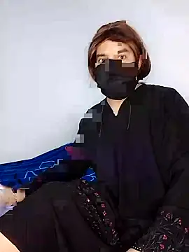 Banouti 23 online show from 10.14.25