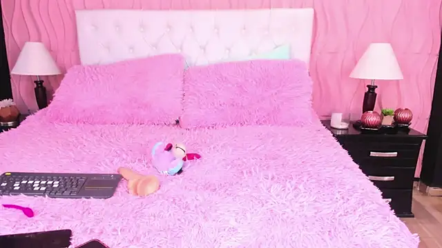 Snapshot of Dulceemia_ chatting on 09.30.25 Dulceemia  online show from 09.30.25